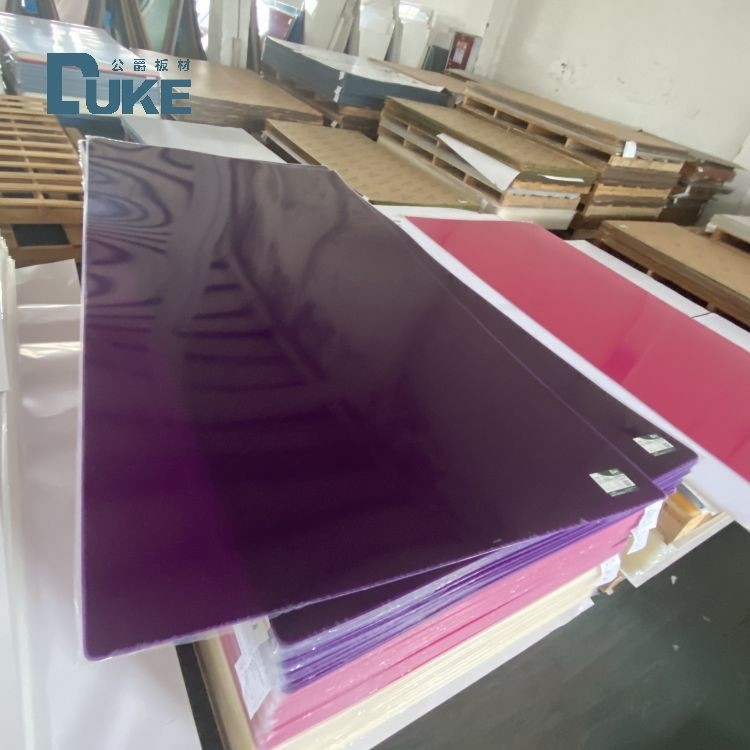 Blokowanie promieniowania UV Kolory fioletowe Widoczne przez błyszczące twarde arkusze Perspex do sygnalizacji